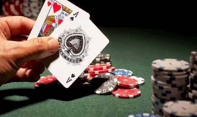 Game bài Poker kịch tính